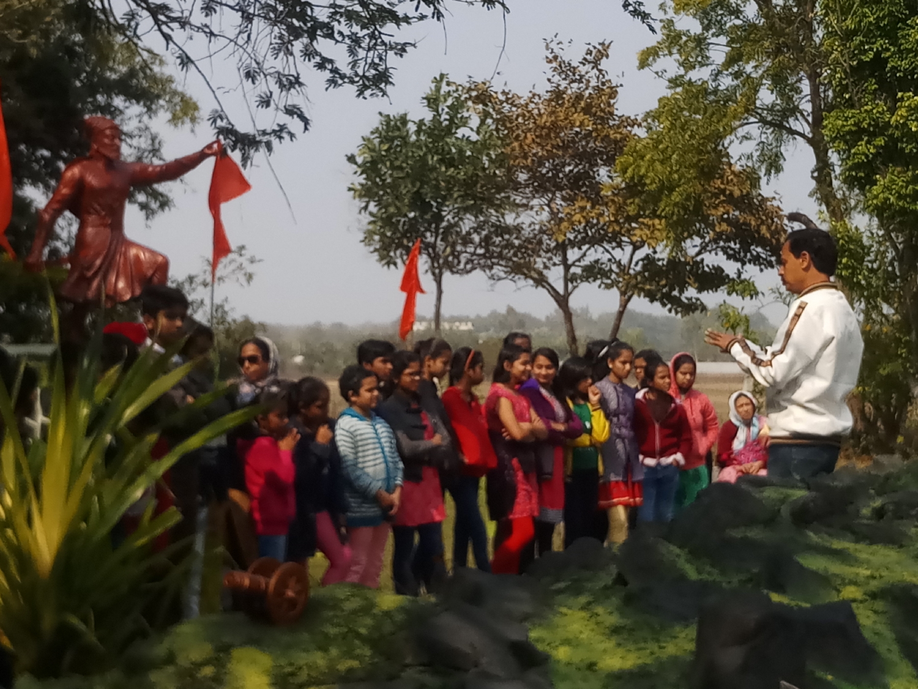 विवेकानंद केंद्राच्या विद्यार्थ्यांची भेट